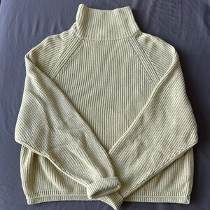 Lululemon Ribbed Turtleneck Sweater in Dew Green size XS/S